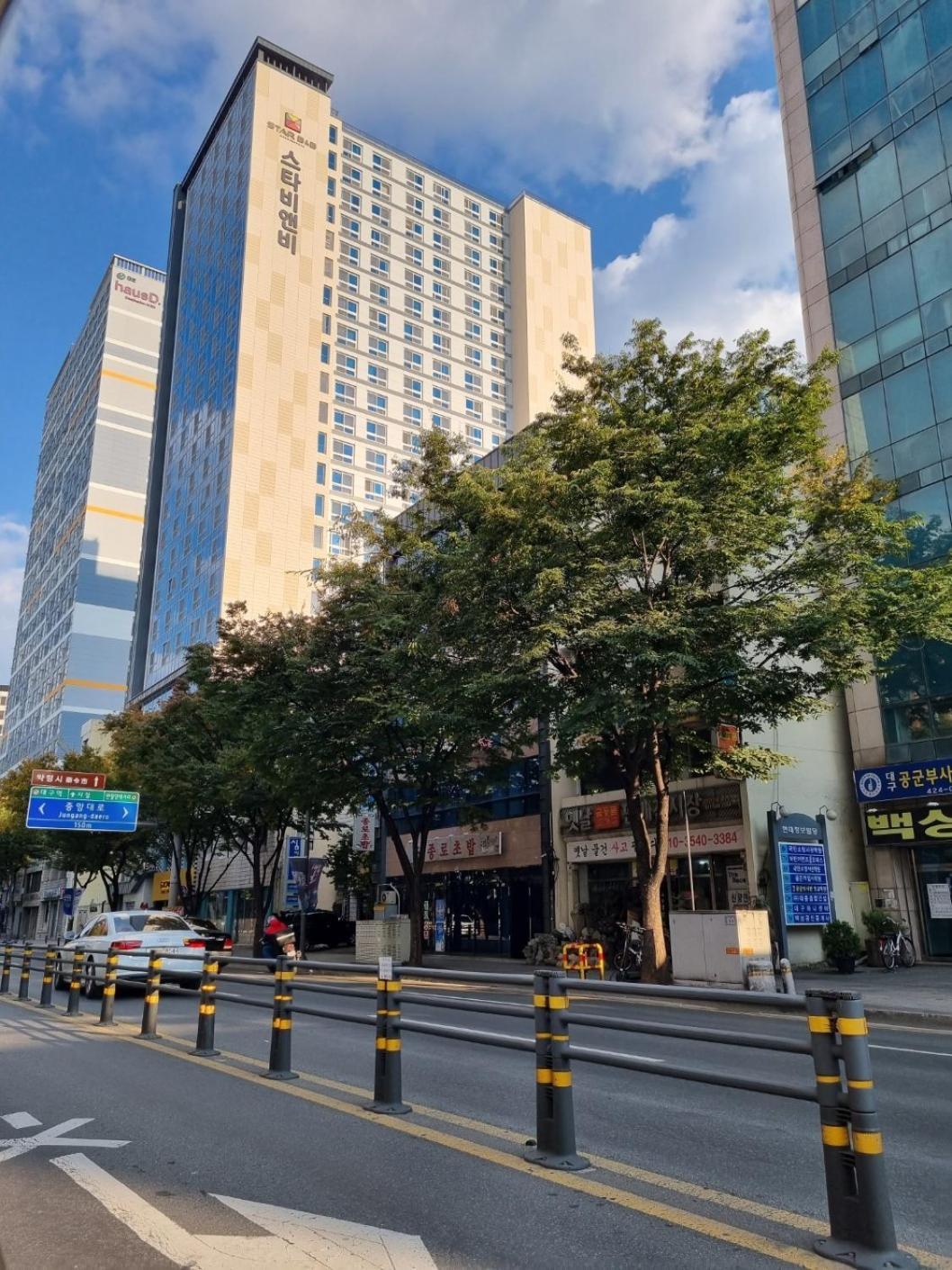 Daegu Star B&B Dsr Hotel Lily Guestroom Exterior photo