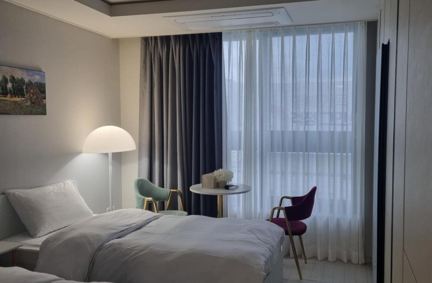 Daegu Star B&B Dsr Hotel Lily Guestroom Exterior photo