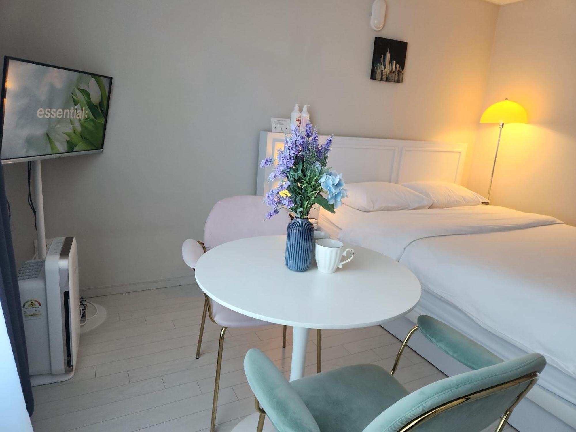 Daegu Star B&B Dsr Hotel Lily Guestroom Room photo