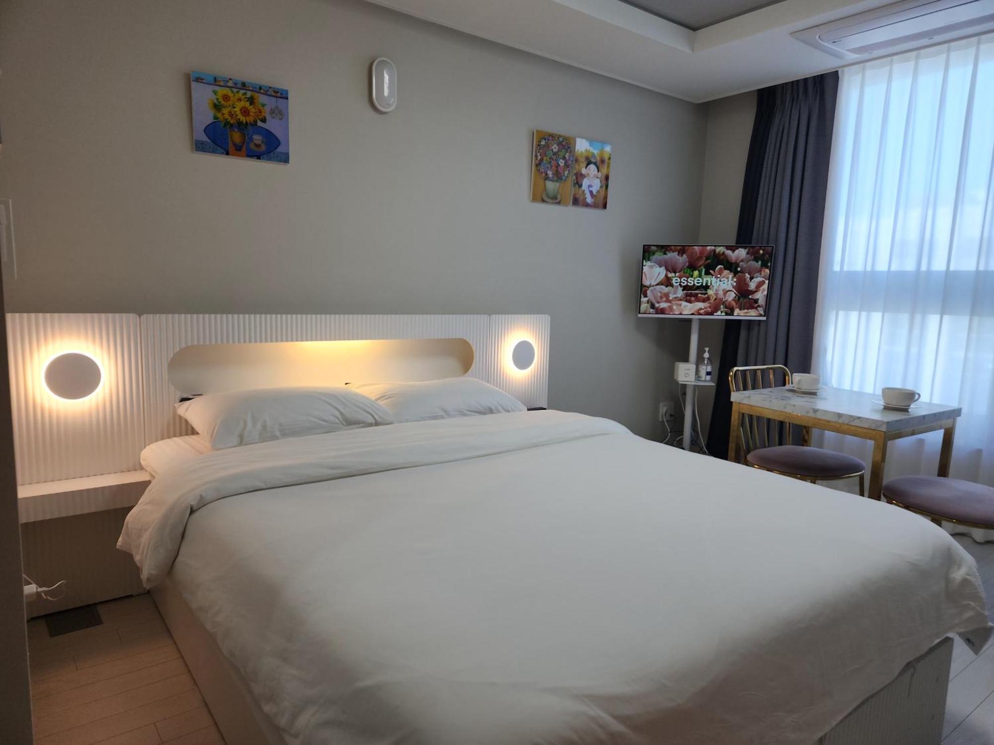 Daegu Star B&B Dsr Hotel Lily Guestroom Room photo