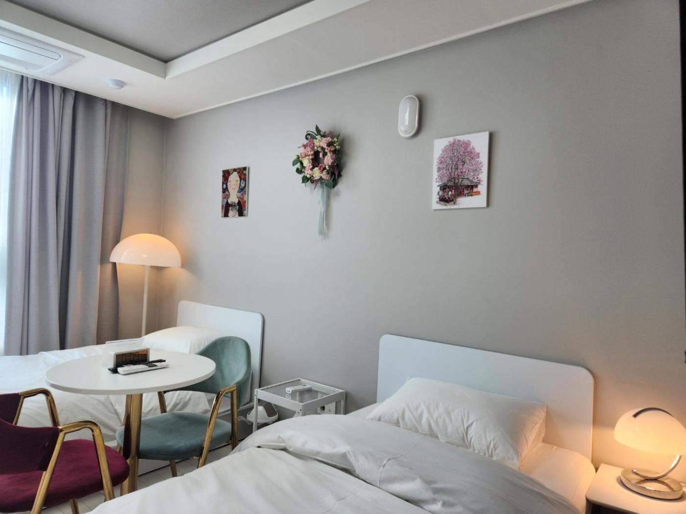 Daegu Star B&B Dsr Hotel Lily Guestroom Exterior photo